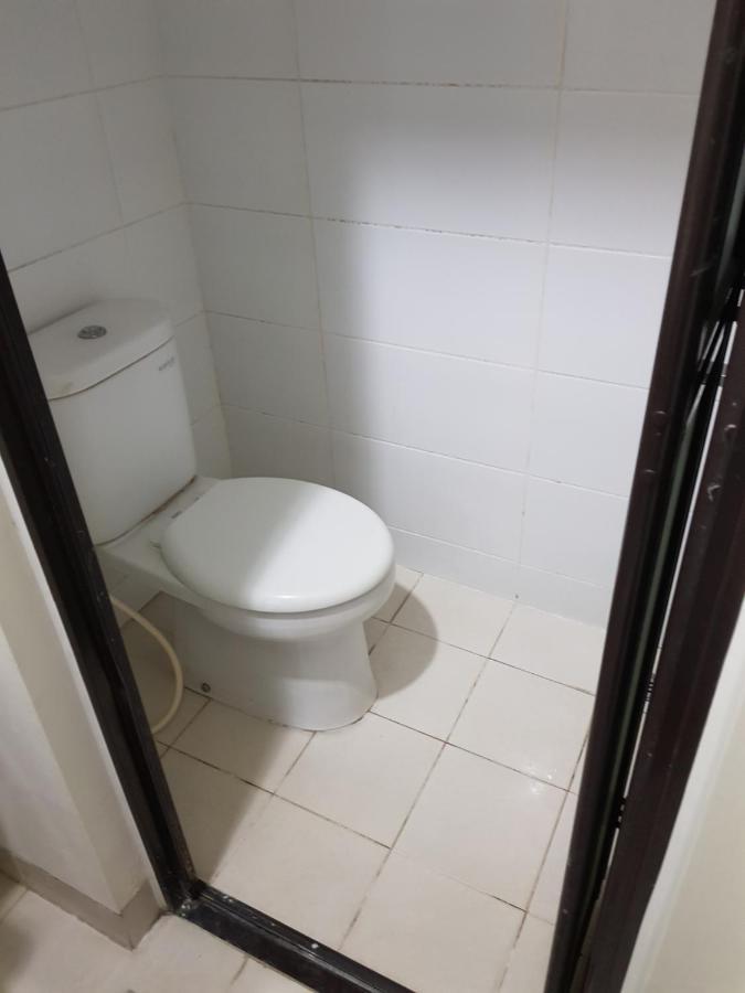 Aloha Guest House - 1 Male Only タンゲラン エクステリア 写真