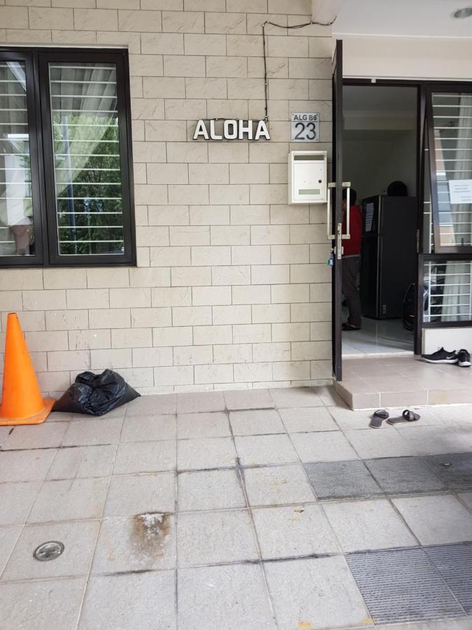 Aloha Guest House - 1 Male Only タンゲラン エクステリア 写真