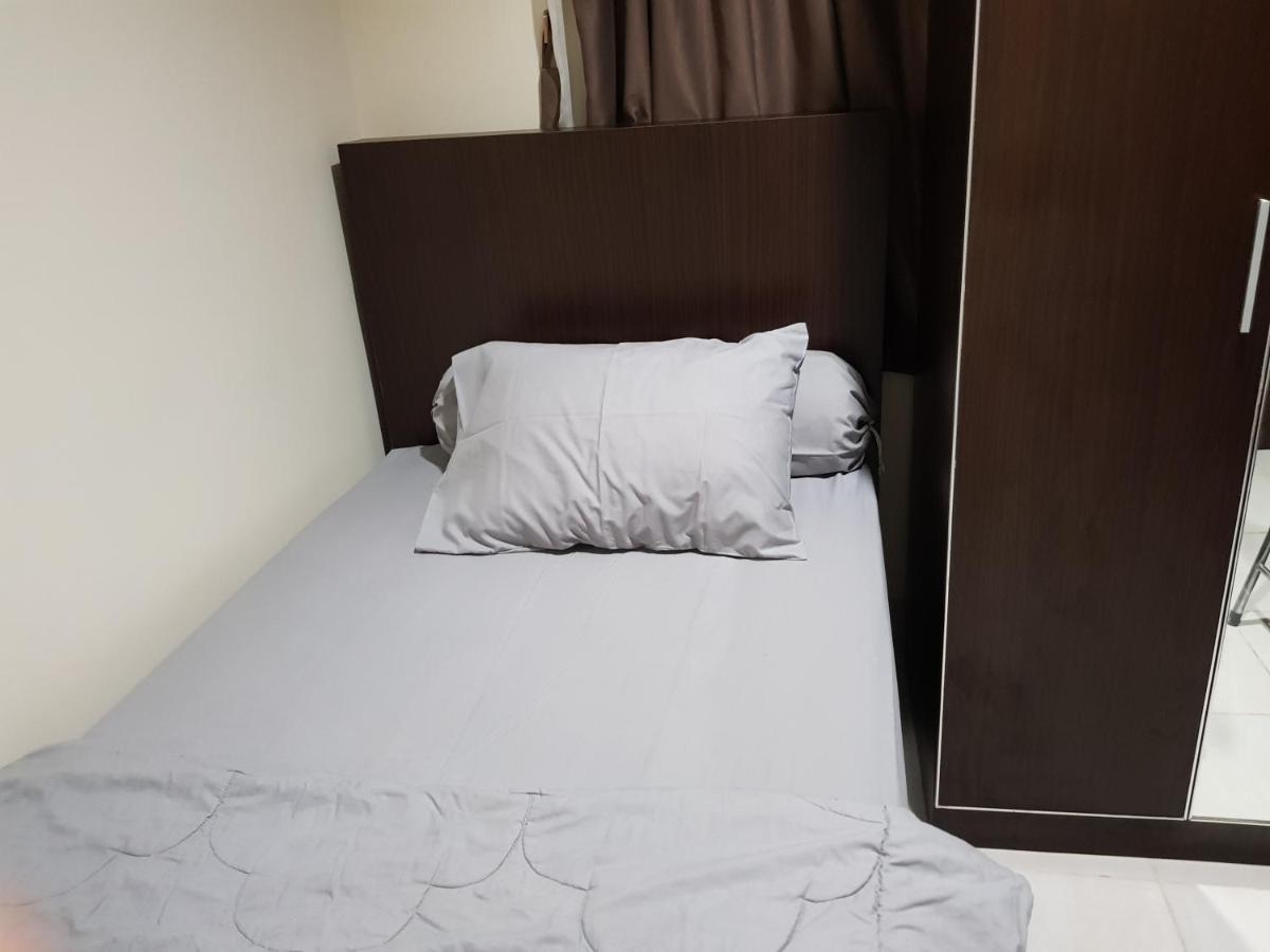 Aloha Guest House - 1 Male Only タンゲラン エクステリア 写真